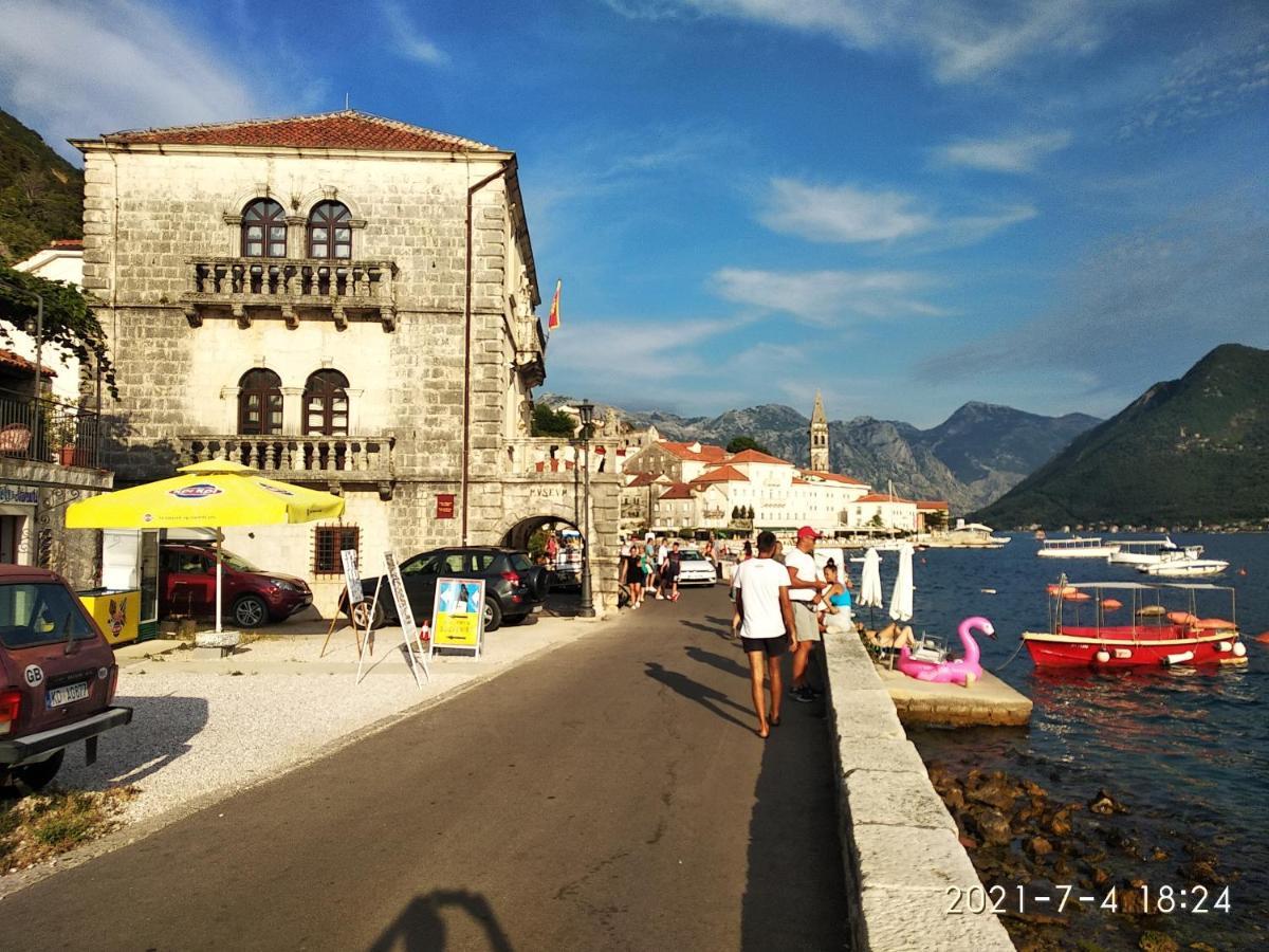 Old House Perast Apartment Bagian luar foto