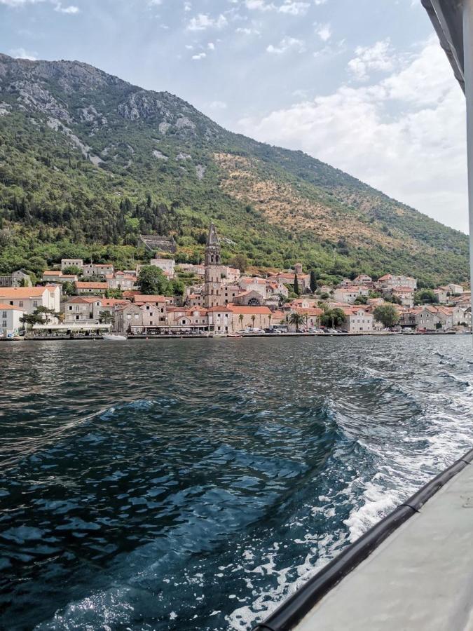 Old House Perast Apartment Bagian luar foto