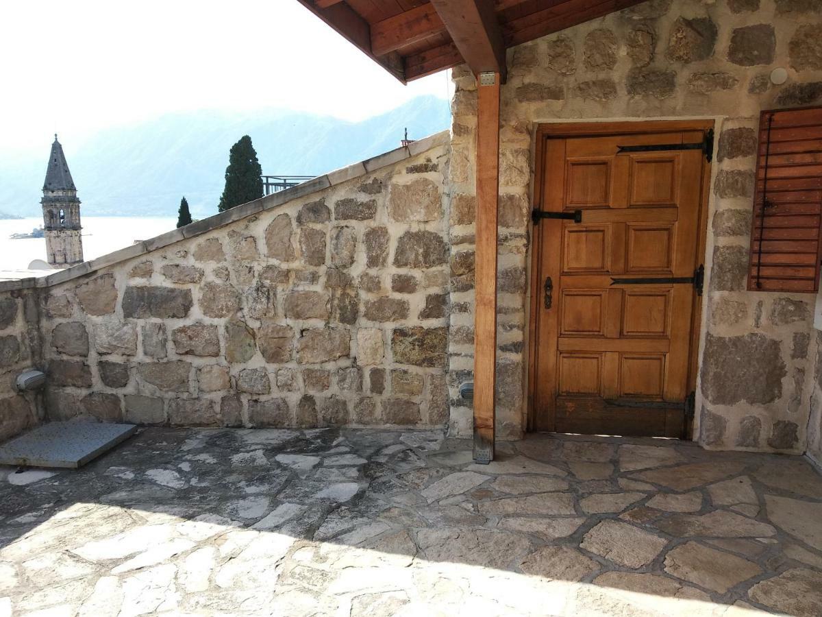 Old House Perast Apartment Bagian luar foto