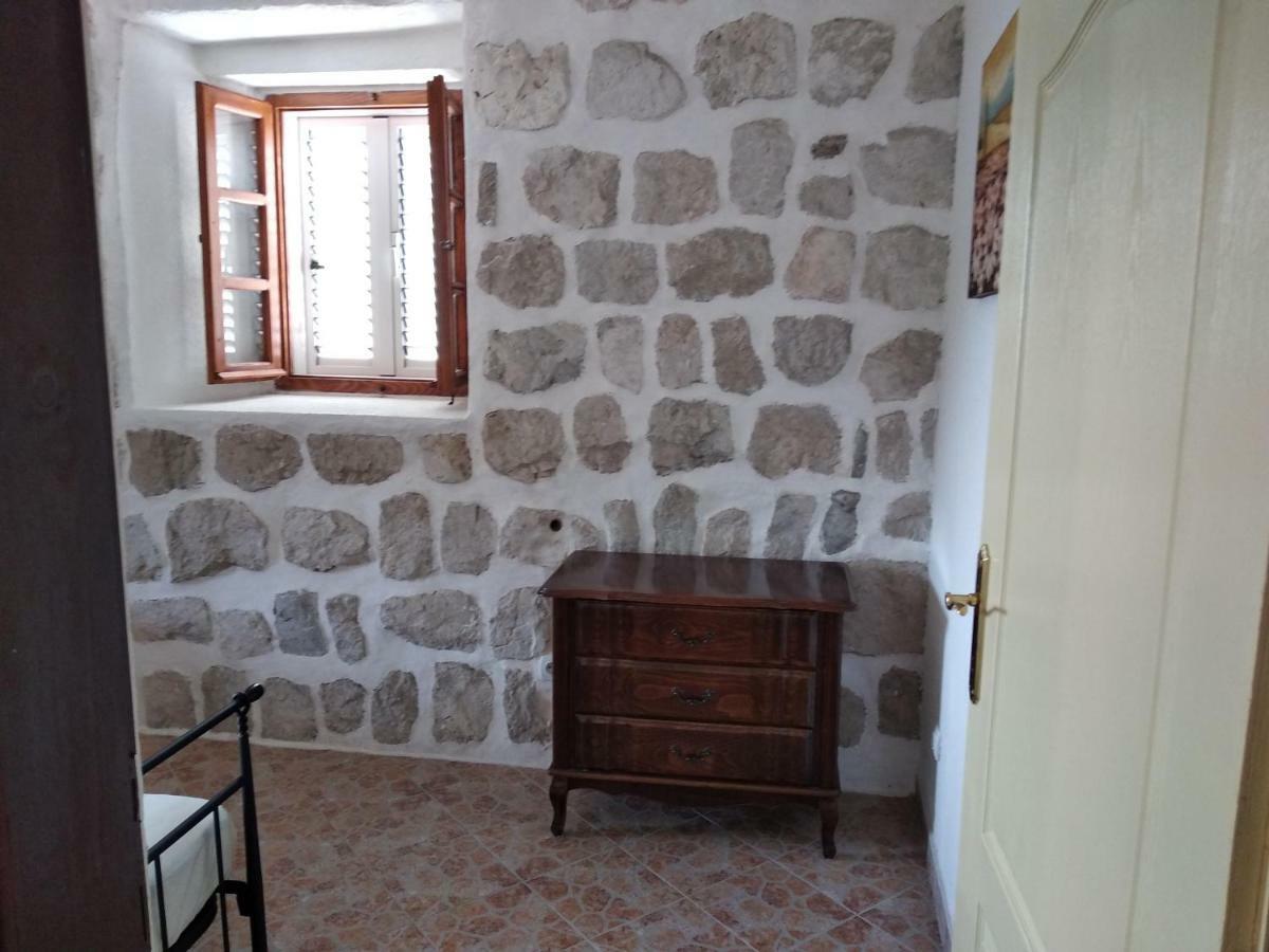 Old House Perast Apartment Bagian luar foto