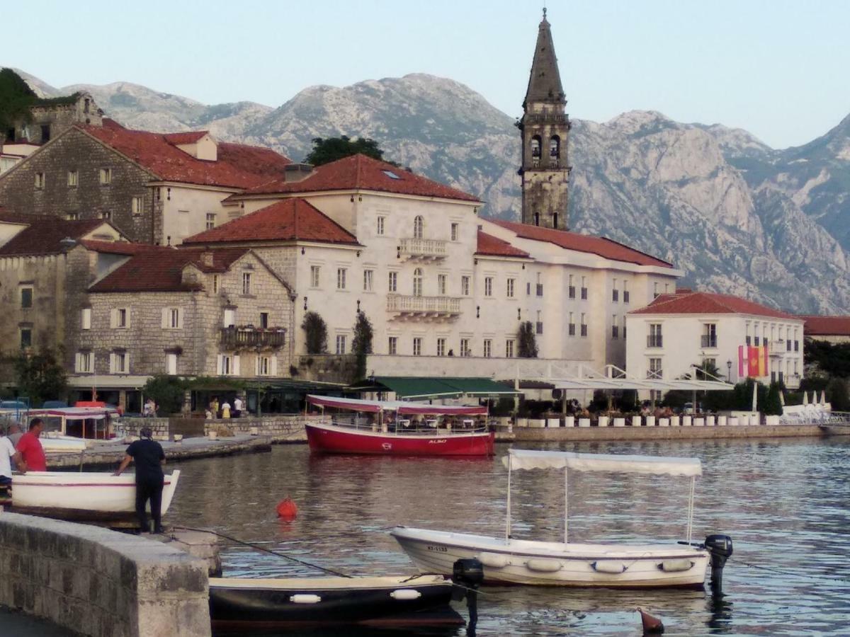 Old House Perast Apartment Bagian luar foto