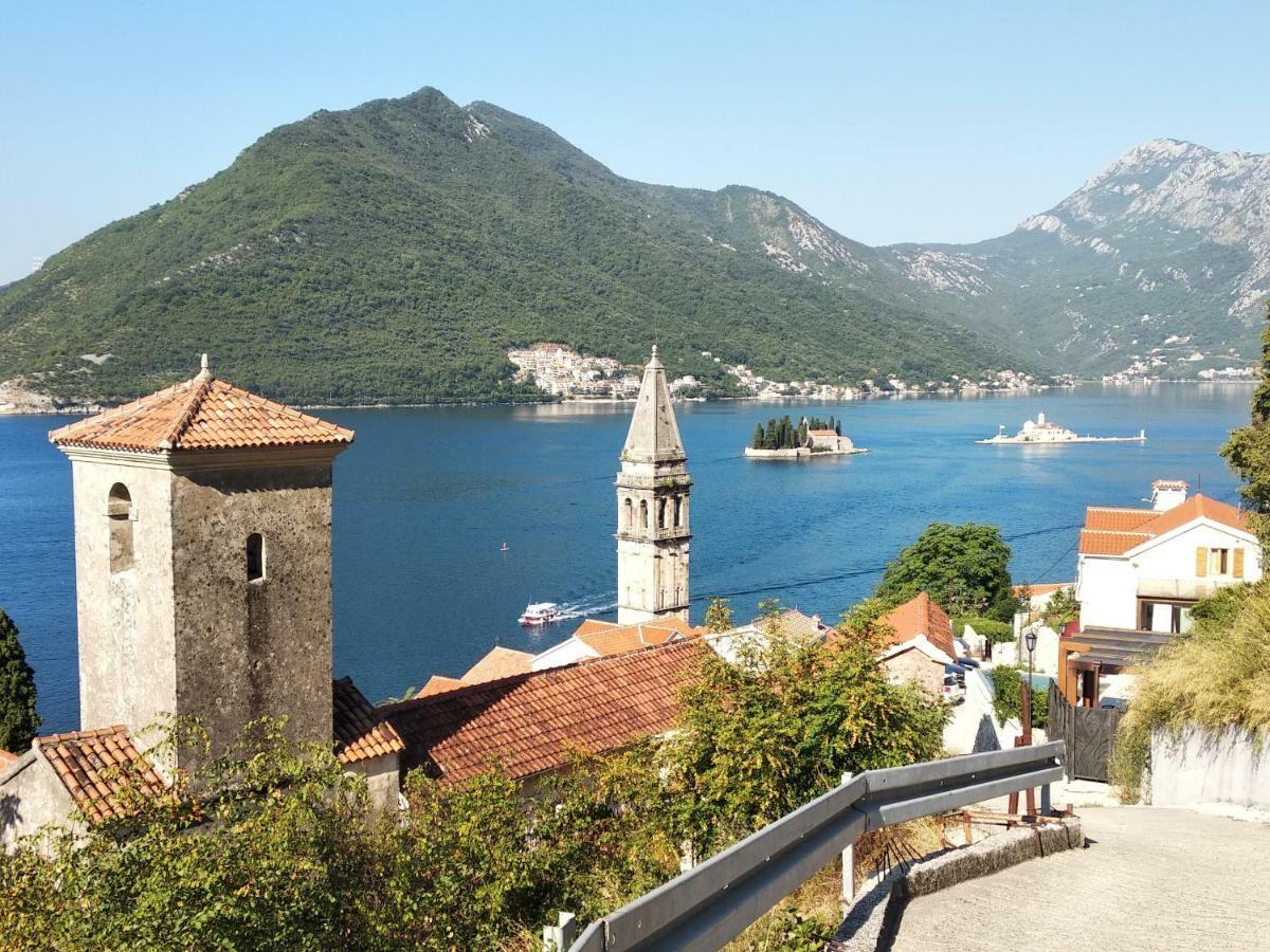Old House Perast Apartment Bagian luar foto